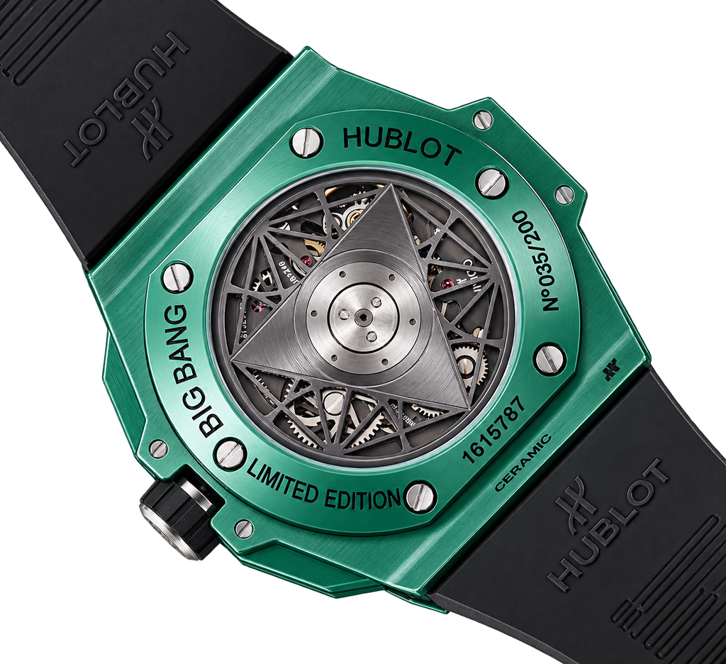 Reloj automático de lujo con esfera verde abierta.