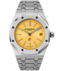 Reloj automático de lujo con esfera amarilla texturizada.