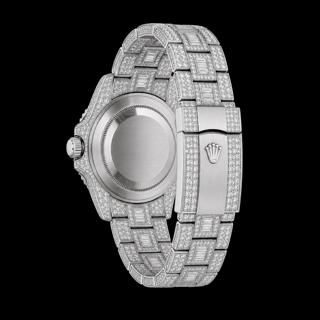 GMT plateado con acabado «Iced Out» y bisel estilo baguette