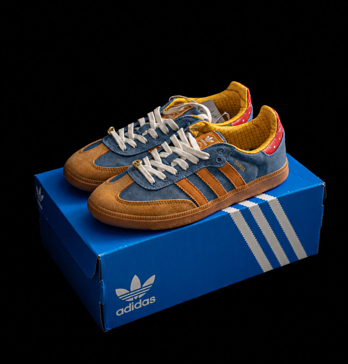 Samba Multicolor Azul y Camel