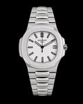 Nautilus plateado con esfera blanca